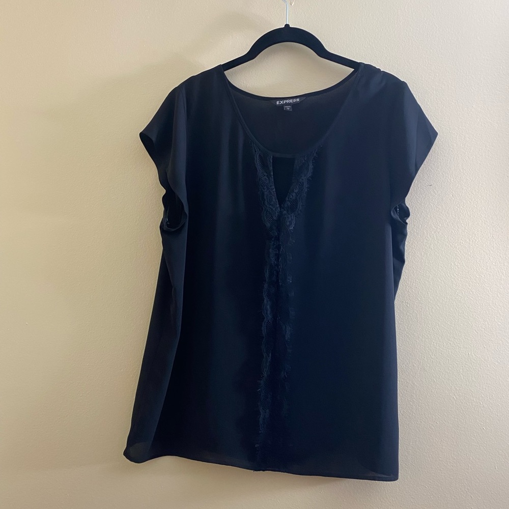 Express Cut Out Top - Picture 5 of 8
